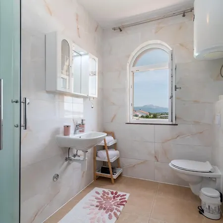 Apartment Beachfront Jurica With Balcony