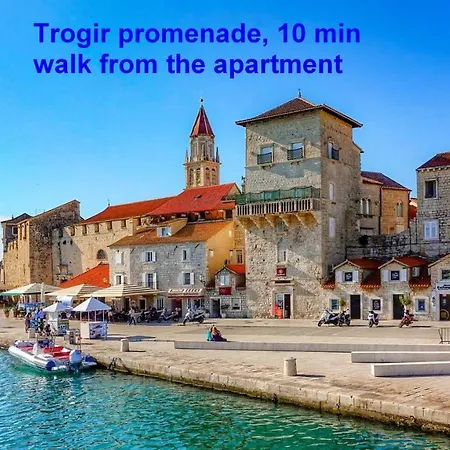 Beachfront Jurica With Balcony Apartment Trogir