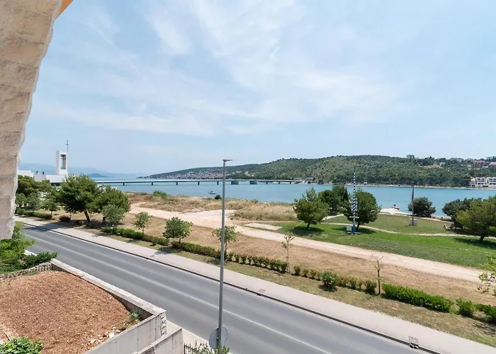 Lejlighed Beachfront Jurica With Balcony