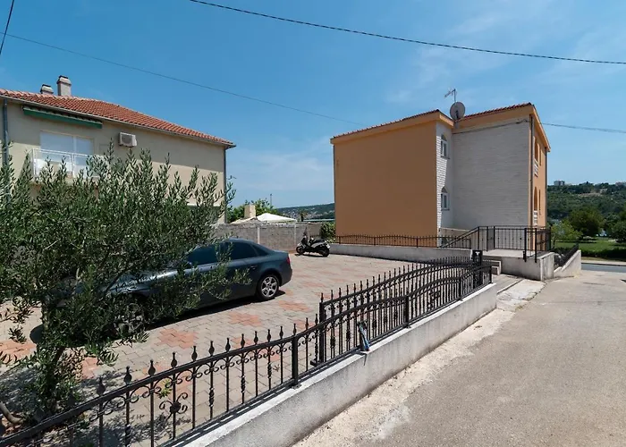 Beachfront Jurica With Balcony Trogir