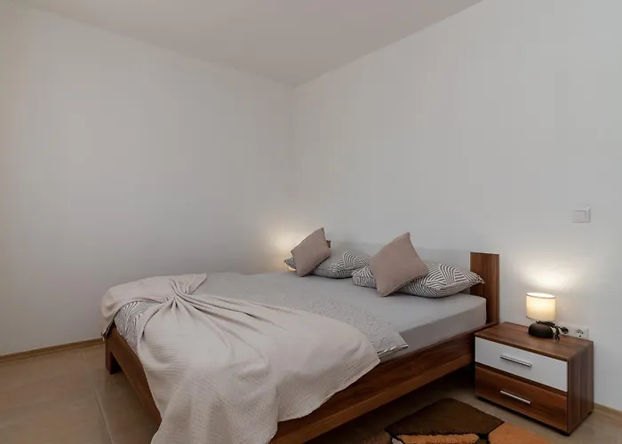 Beachfront Jurica With Balcony Trogir