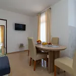 Beachfront Jurica With Balcony * Trogir