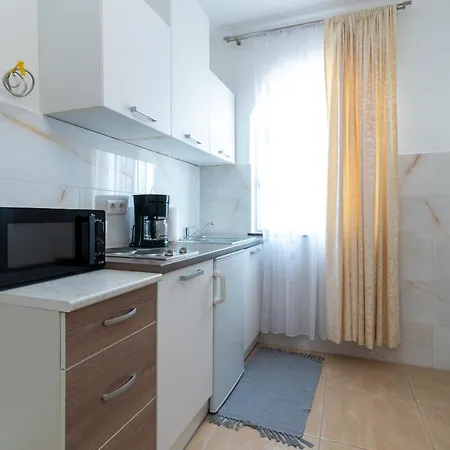 Appartement Beachfront Jurica With Balcony *