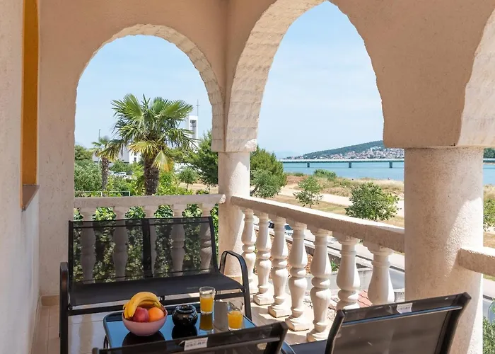 Appartement Beachfront Jurica With Balcony *