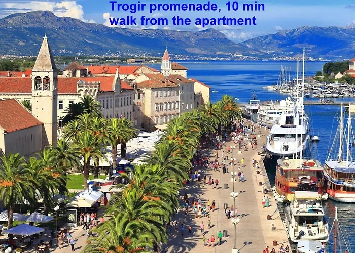 Beachfront Jurica With Balcony Appartement