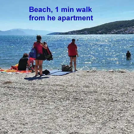 Beachfront Jurica With Balcony Τρογκίρ