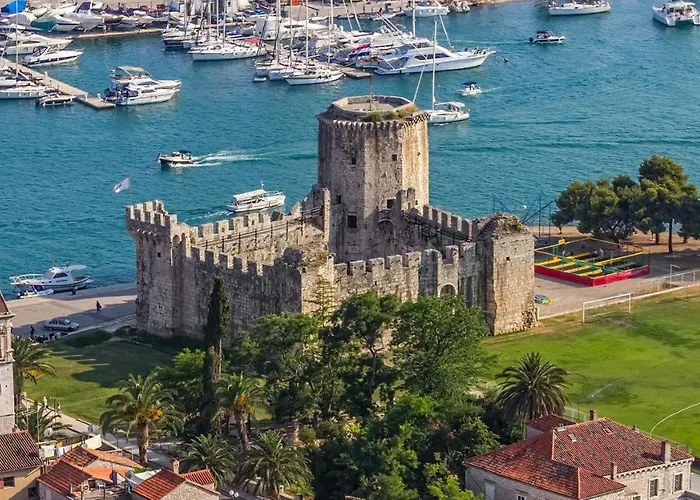 公寓 Beachfront Jurica With Balcony *