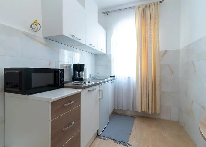 公寓 Beachfront Jurica With Balcony *